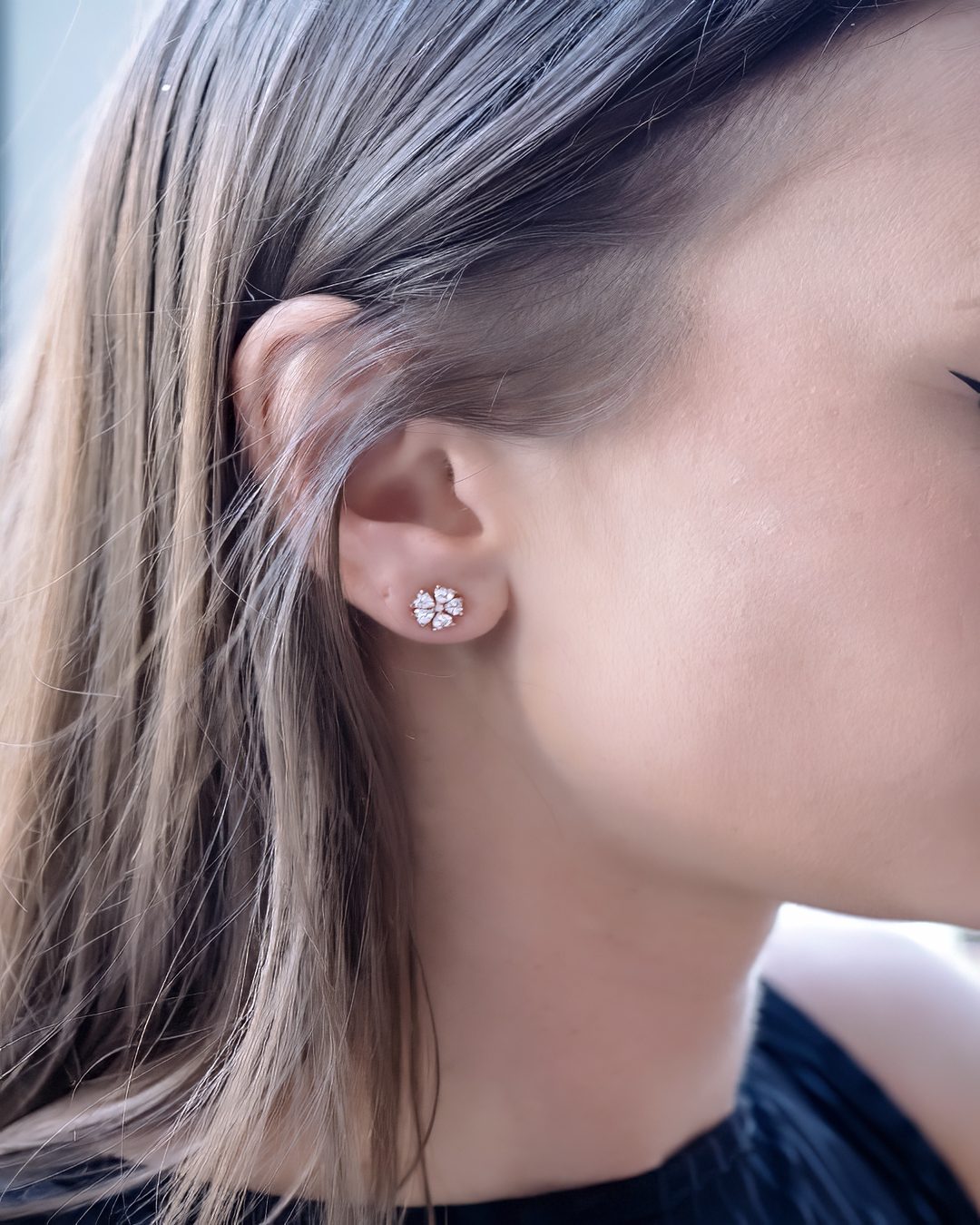 Jewellery — flower stud earring